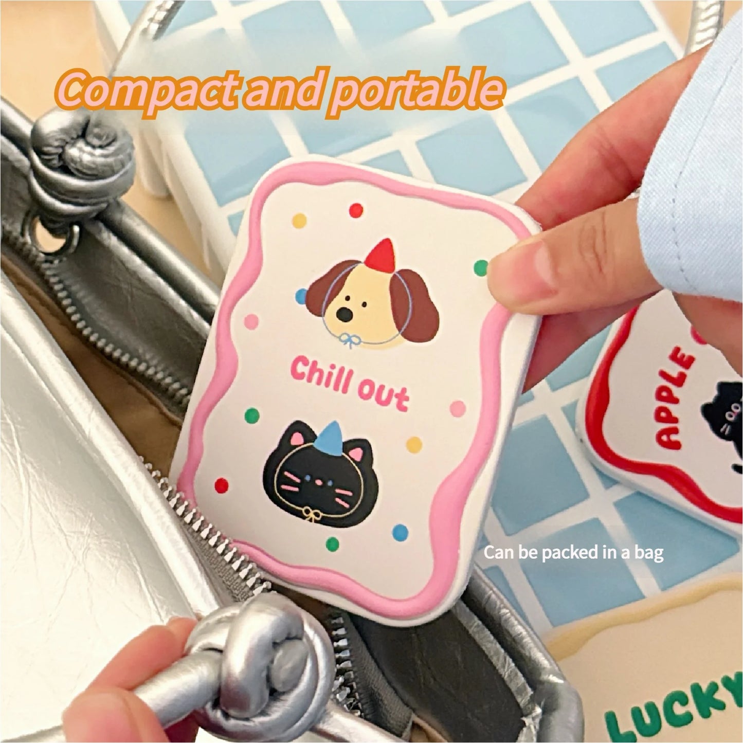 1/4 Pcs Cute little mirror, girl's portable mini makeup mirror, foldable makeup mirror, creative mirror comb
